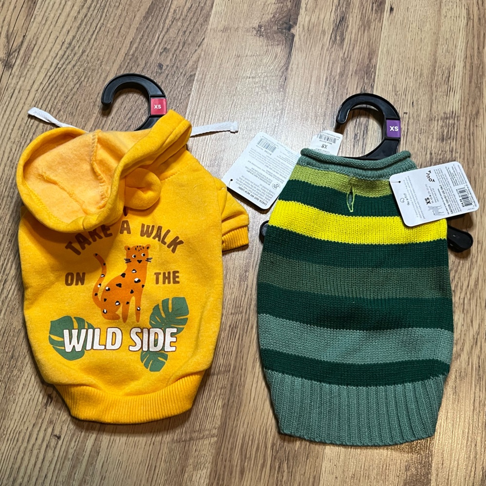NWT Youly X-Small Dog Hoodie And Sweater 🦄